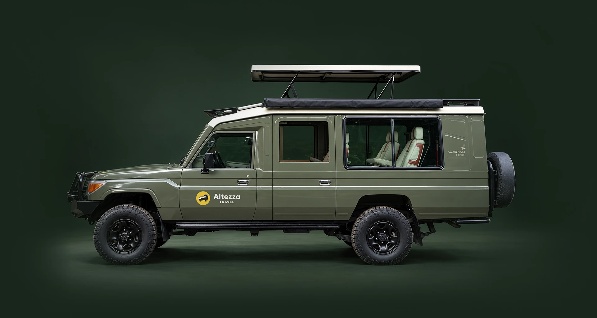 Altezza Toyota Land Cruiser со подигнат панорамски сафари покрив